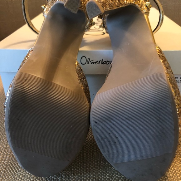 Olsenboye Gold Heels w/ spikes Sz 7 - Picture 4 of 5